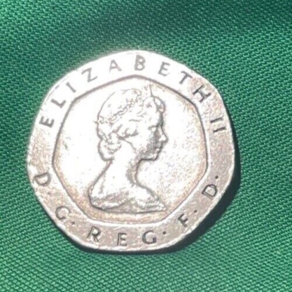 1982 United Kingdom Queen Elizabeth II Kims 20 Pence Coin - Picture 4 of 4